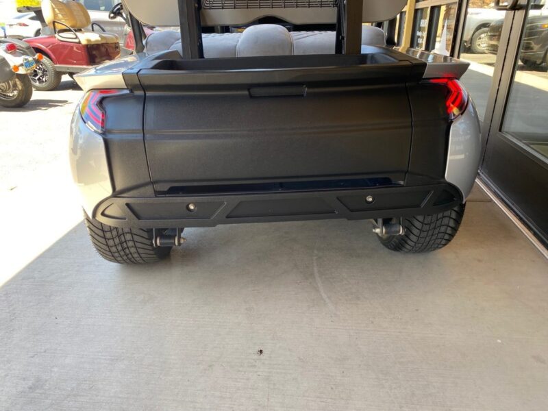 2018 EZGO EZGO TXT Lithium Electric - Image 6