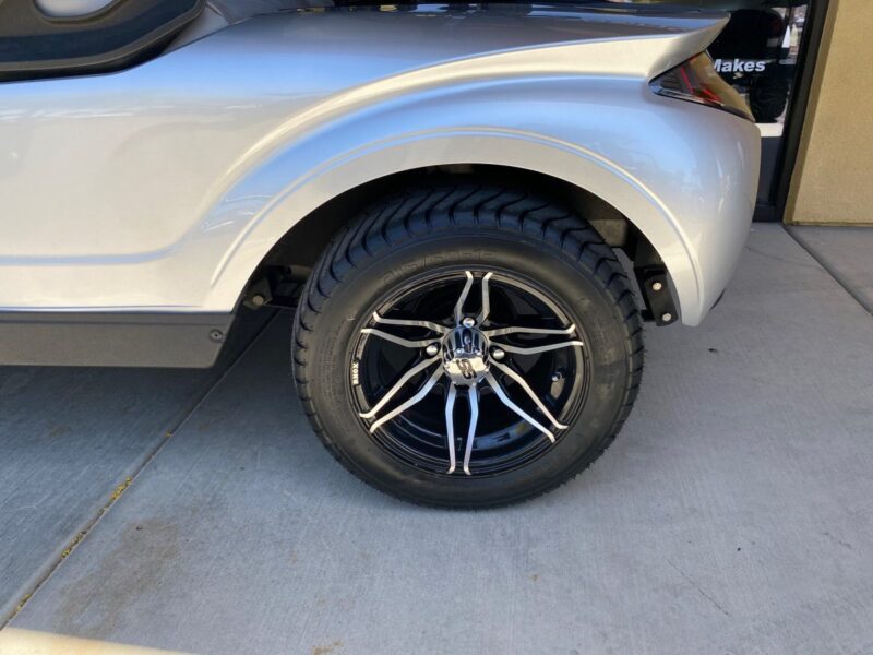 2018 EZGO EZGO TXT Lithium Electric - Image 8