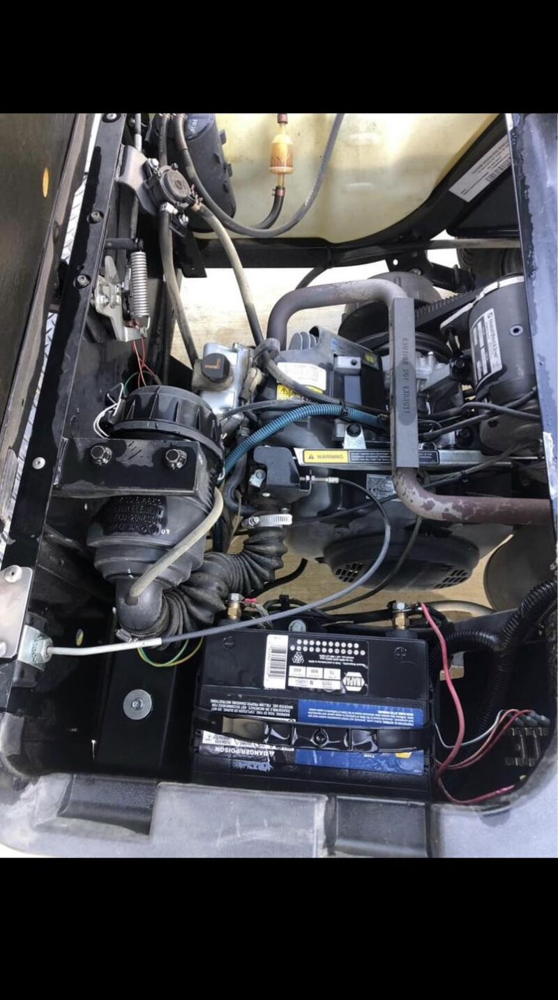 2016 Cushman Gas Golf cart - Image 6