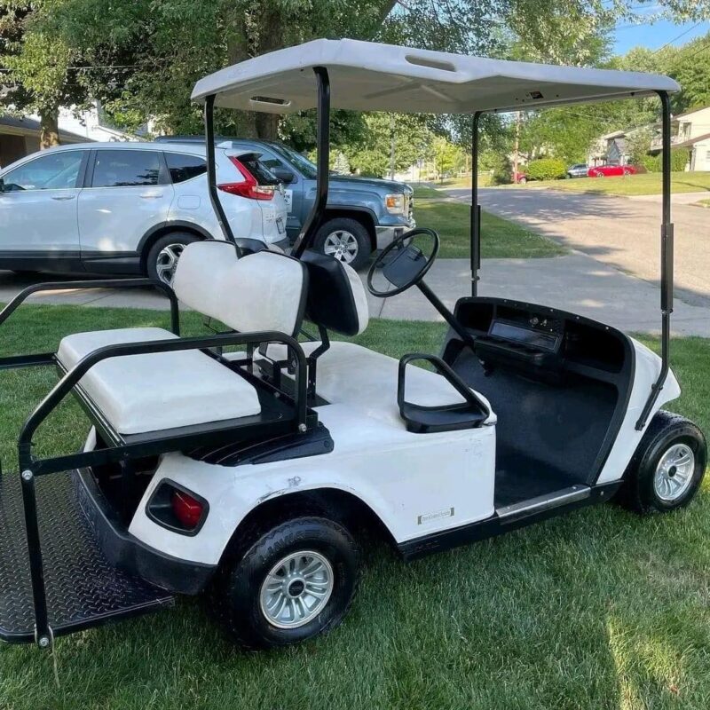 White Yamaha drive 2 efi golf cart - Image 6