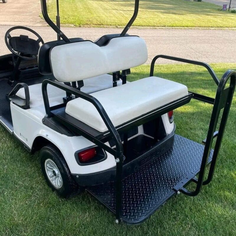 White Yamaha drive 2 efi golf cart - Image 3