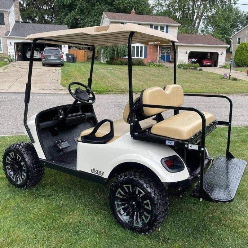 WHITE 2009 EZGO TXT GAS GOLF CART - Image 4