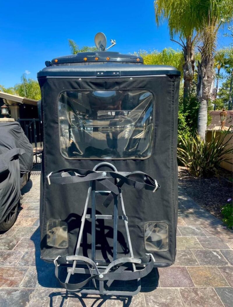 2010 EZGO Electric Golf Cart 6 seater. - Image 3