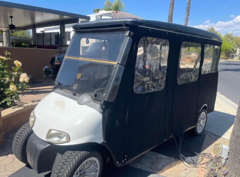 2010 EZGO Electric Golf Cart 6 seater. - Image 12