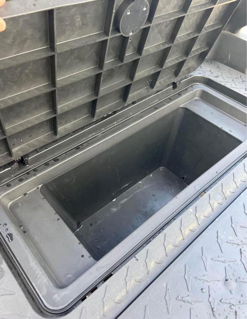 2023 REV EV 6 passenger - Image 7