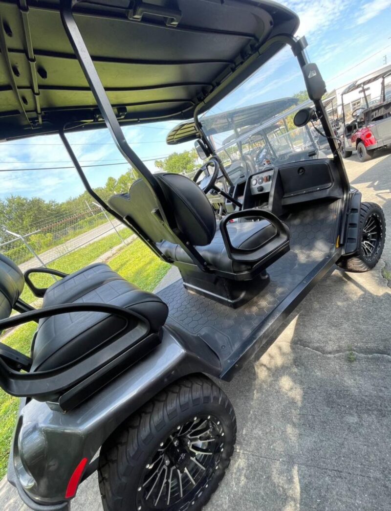 Pre-Owned 2022 E-Z-Go Liberty - Image 4