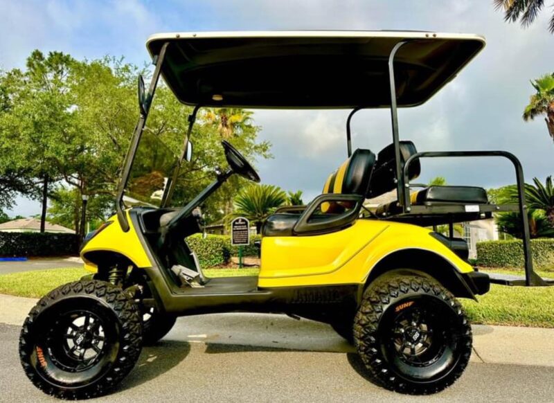 2015 GAS Yamaha LIFTED Golf Cart. - Image 17