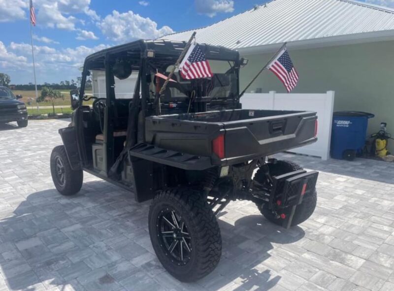 2017 Polaris ranger 900 crew Gasoline . - Image 4