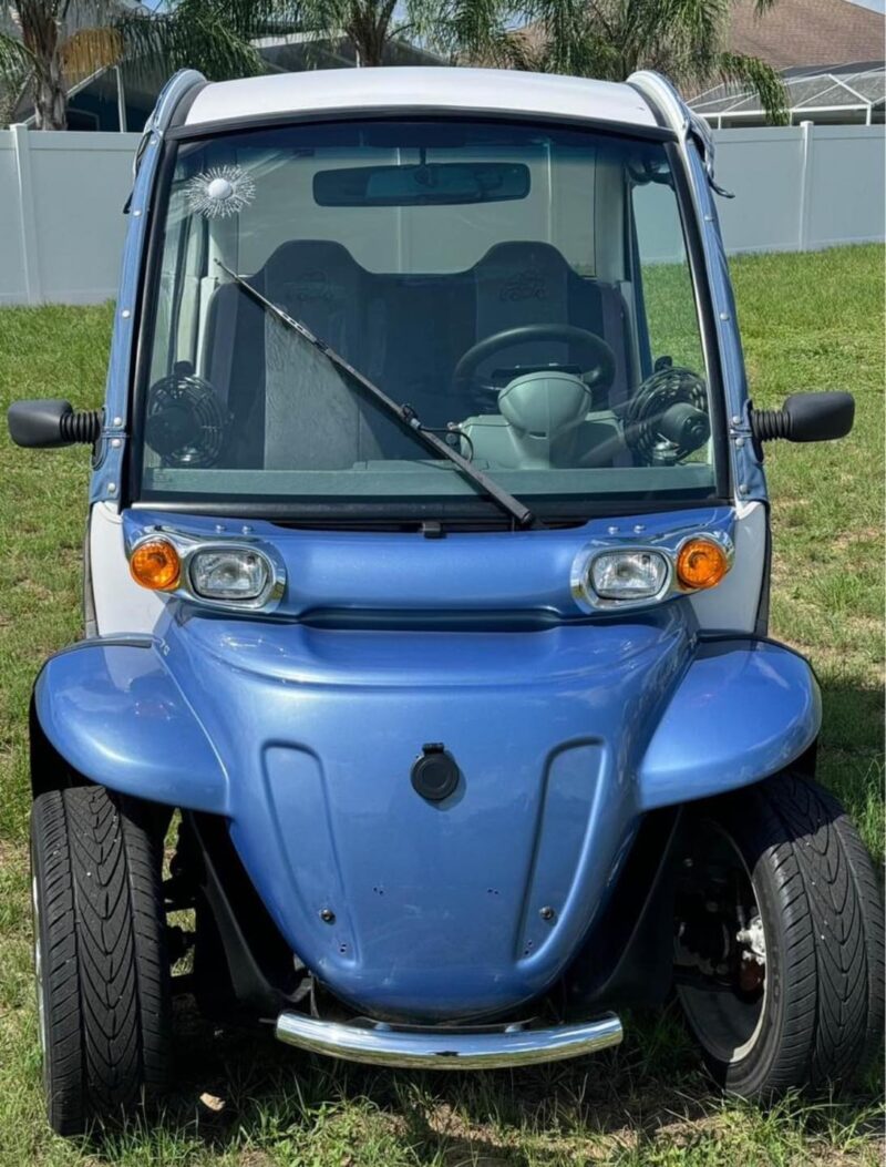 2008 Gem Car Golf Cart special edition e2. - Image 3