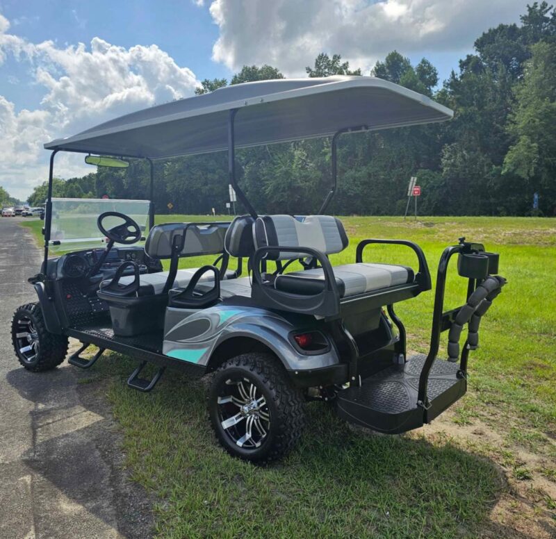 LIKE NEW 2020 EZGO EFI LIMO EXPRESS S6. - Image 6