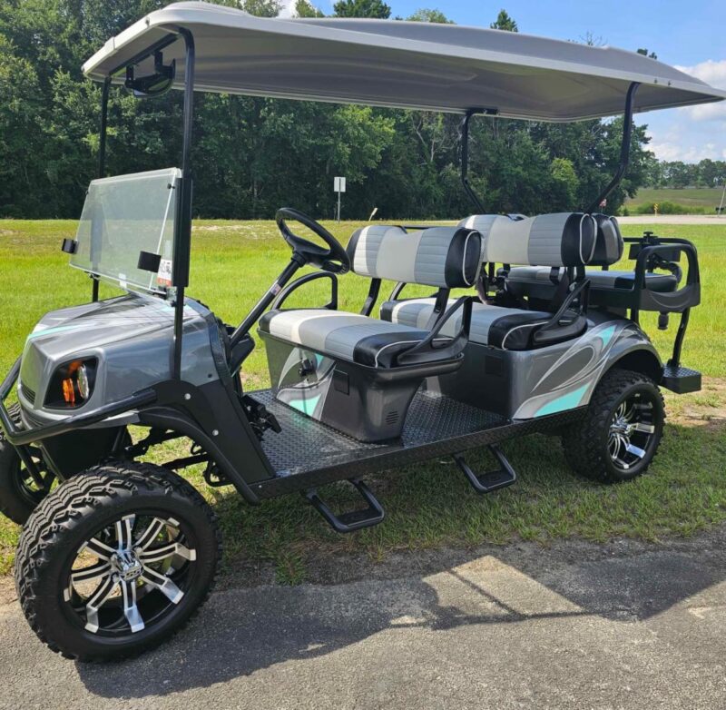 LIKE NEW 2020 EZGO EFI LIMO EXPRESS S6. - Image 8