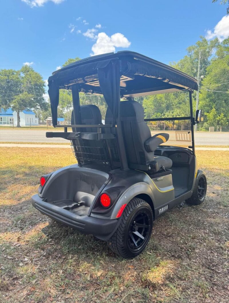 BLACK 2024 New Yamaha QuieTech Gas GolfCart. - Image 4