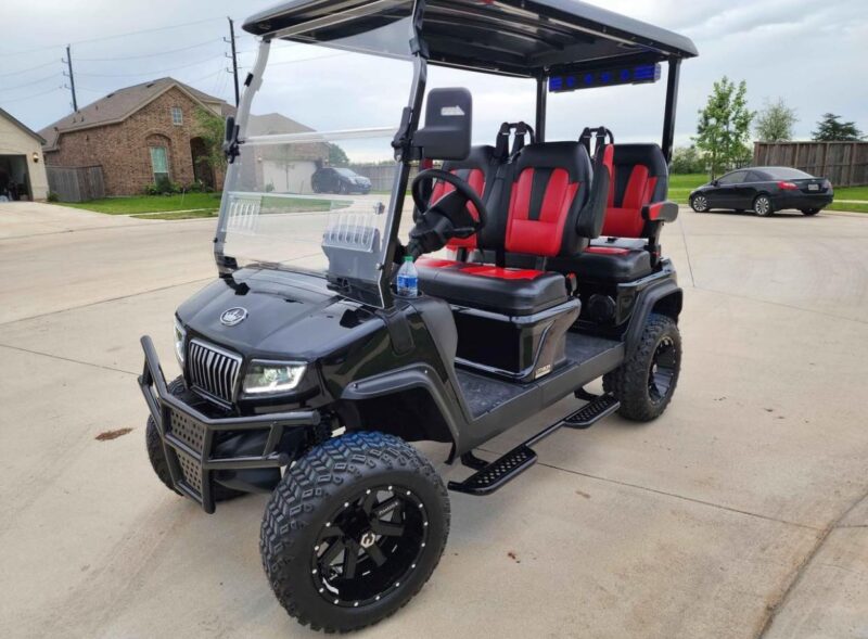 Black 2024 Evolution maverick D5.