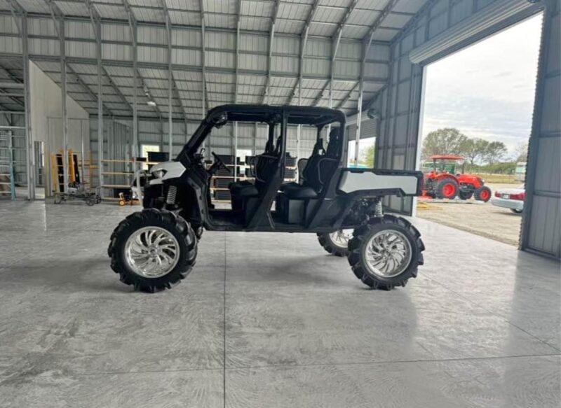 2023 Can Am Defender Max XMR. 40hrs. - Image 9